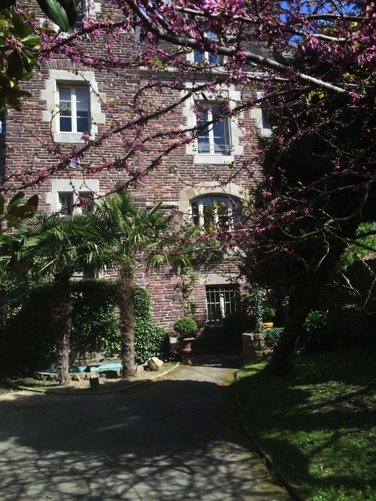 cour intérieure de la maison d'hôtes castel jolly à Rennes